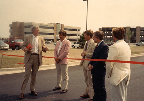 Executive-ribbon-cutting-Resized Executive-ribbon-cutting-Resized